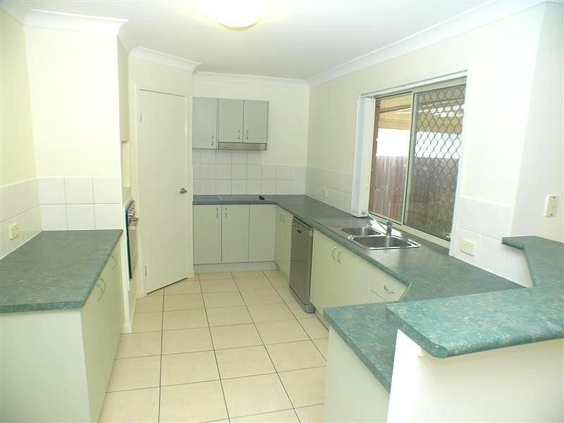 9 LAKE BORUMBA Street, Logan Reserve QLD 4133