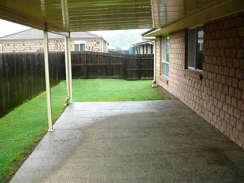 9 LAKE BORUMBA Street, Logan Reserve QLD 4133