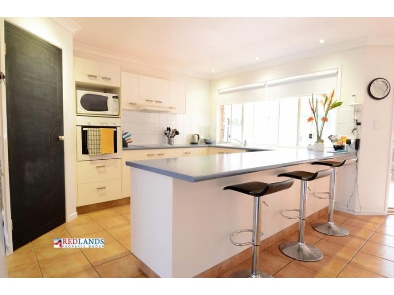 10 Westburn Court REDLAND BAY 4165, Redland Bay QLD 4165