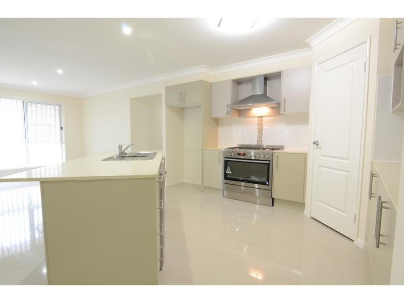 16 Park Edge Place REDLAND BAY 4165, Redland Bay QLD 4165