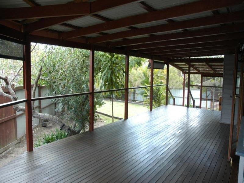 6 Oakland Avenue REDLAND BAY 4165, Redland Bay QLD 4165