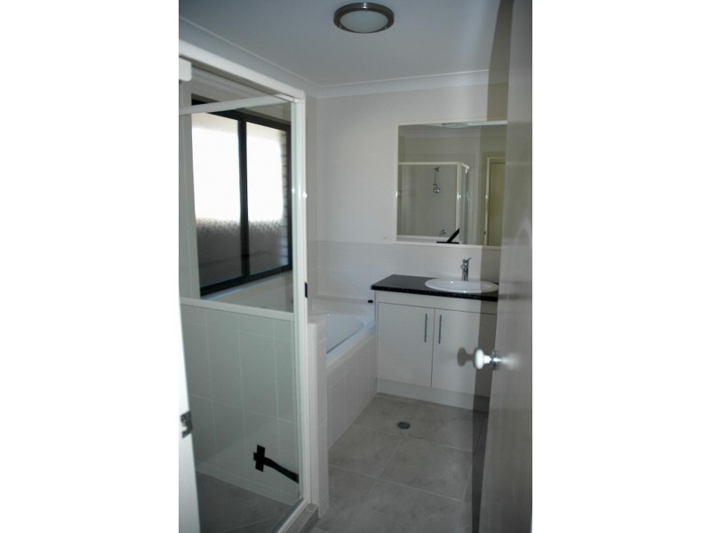 13 Lizard Place REDLAND BAY 4165, Redland Bay QLD 4165