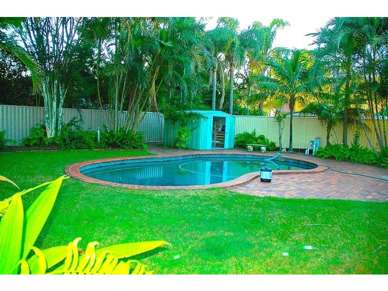 52 MAKAHA Drive, Birkdale QLD 4159