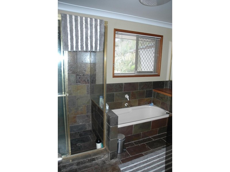 52 MAKAHA Drive, Birkdale QLD 4159