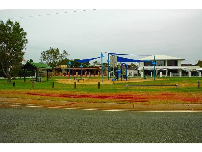 52 MAKAHA Drive, Birkdale QLD 4159