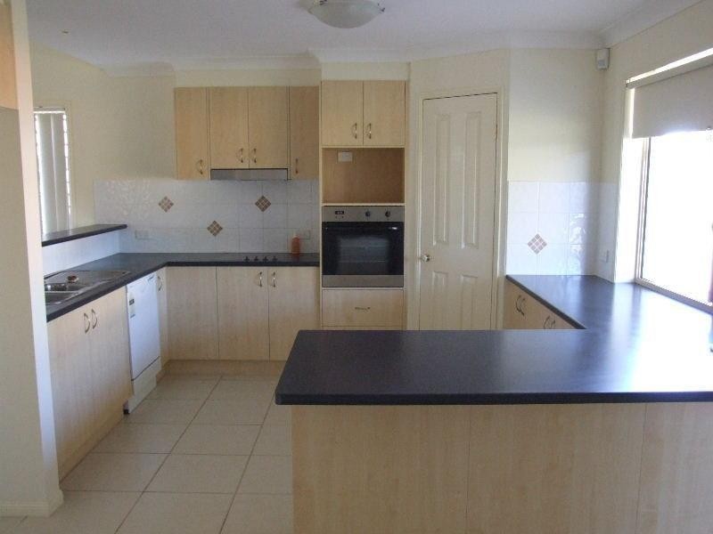 6 ST CLAIR Court, Redland Bay QLD 4165