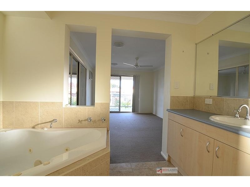 6 ST CLAIR Court, Redland Bay QLD 4165