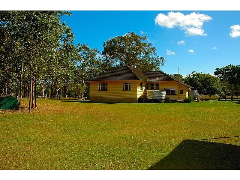 2 BOORALIE Street, Burbank QLD 4156