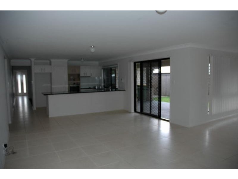 60 Ebony Crescent REDLAND BAY 4165, Redland Bay QLD 4165