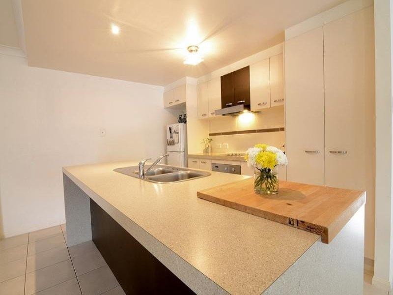 11 PITMAN Place, Redland Bay QLD 4165