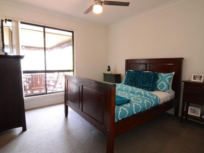 11 PITMAN Place, Redland Bay QLD 4165