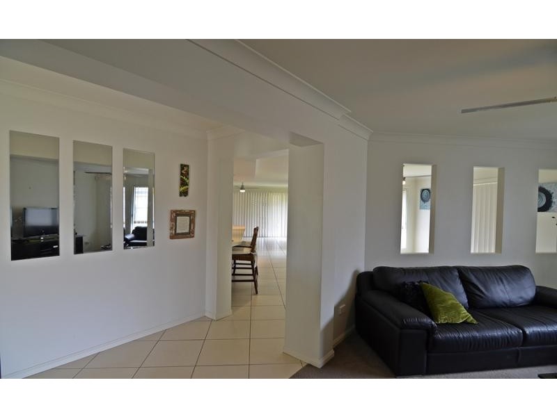 41 Sunningdale  Drive REDLAND BAY 4165, Redland Bay QLD 4165