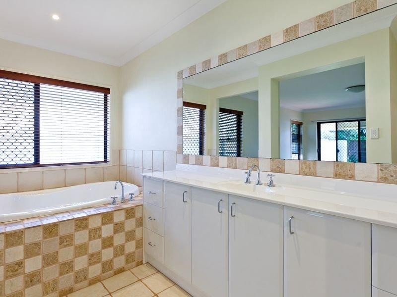 52 Bedarra Street REDLAND BAY 4165, Redland Bay QLD 4165