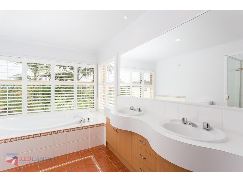 11 Dennison Court REDLAND BAY 4165, Redland Bay QLD 4165