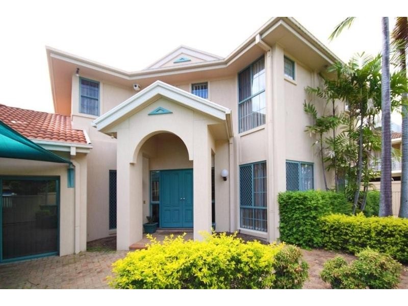 19A MADANG Crescent, Runaway Bay QLD 4216