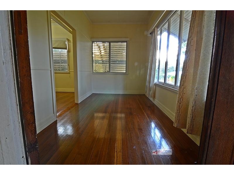 10 WEINAM Street, Redland Bay QLD 4165