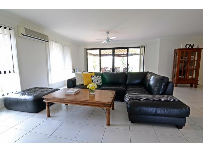 11 Pitman  Place REDLAND BAY 4165, Redland Bay QLD 4165