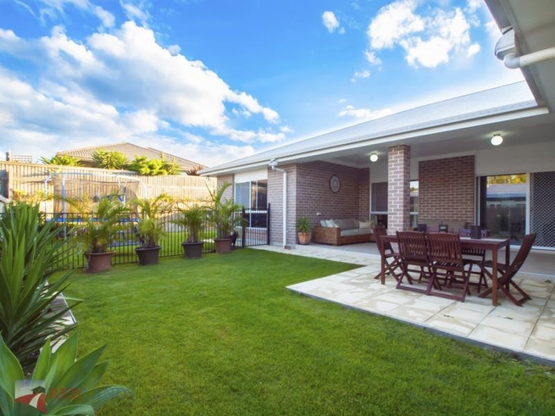 11 Pyrus Place, Redland Bay QLD 4165