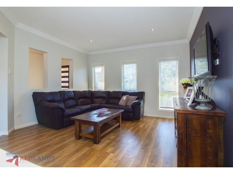 11 Pyrus Place, Redland Bay QLD 4165