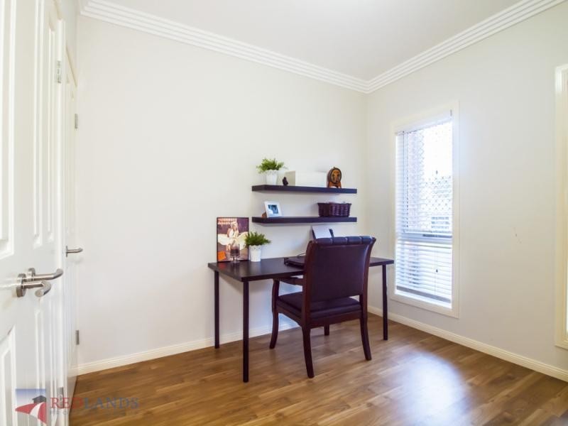 11 Pyrus Place, Redland Bay QLD 4165