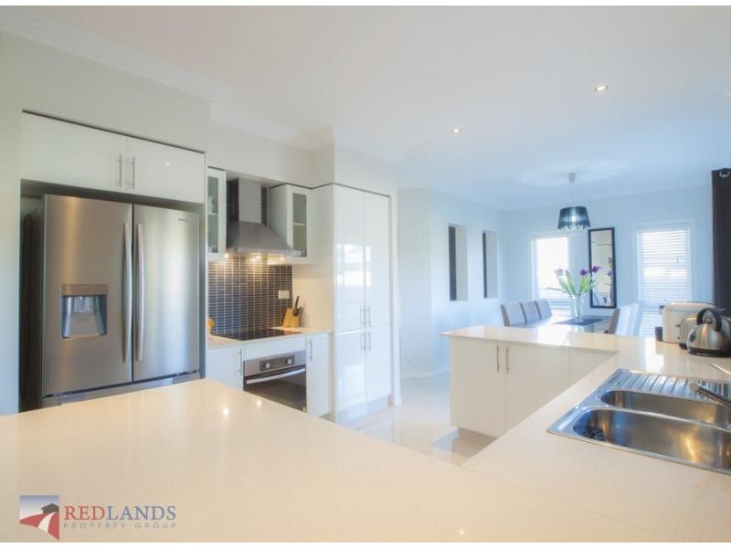 11 Pyrus Place, Redland Bay QLD 4165