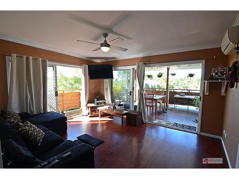 3 Albert  Street, Redland Bay QLD 4165