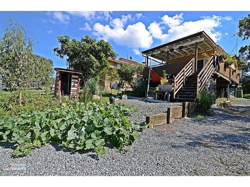 3 Albert  Street, Redland Bay QLD 4165