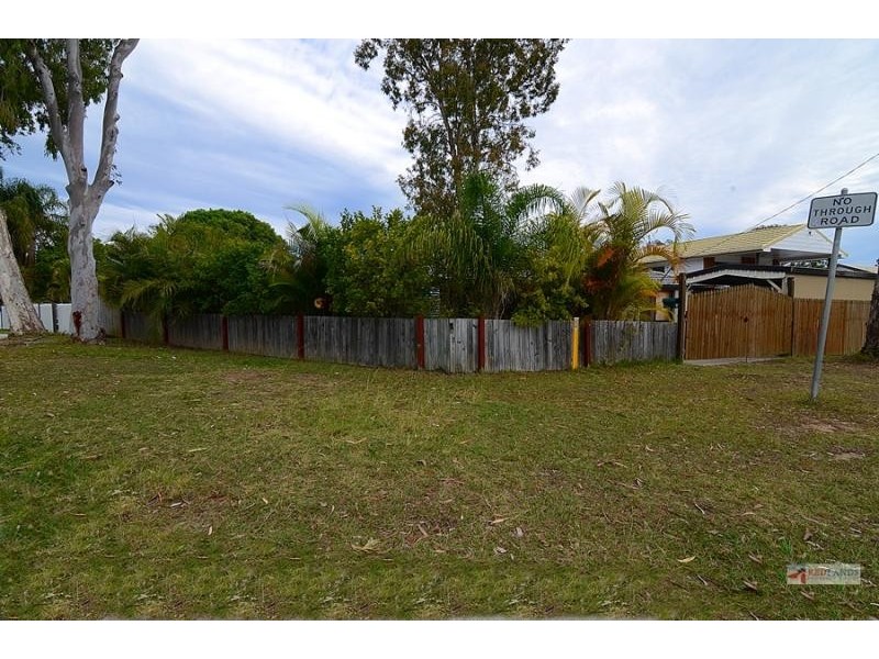 2 Michael  Street, Redland Bay QLD 4165
