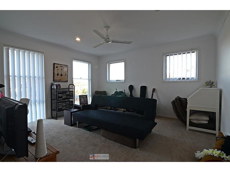 35 Aqua  Crescent, Redland Bay QLD 4165