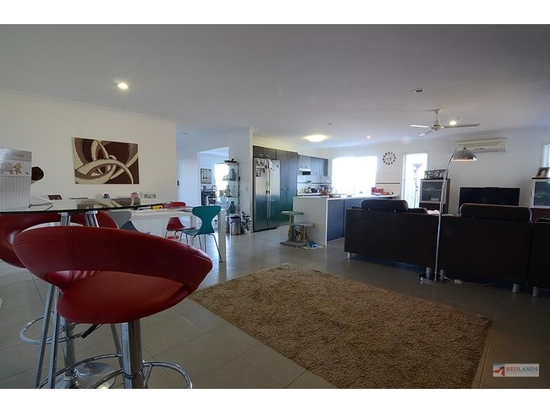 35 Aqua  Crescent, Redland Bay QLD 4165
