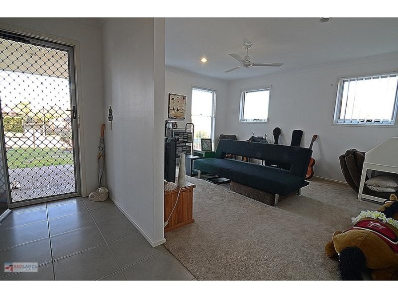 35 Aqua  Crescent, Redland Bay QLD 4165