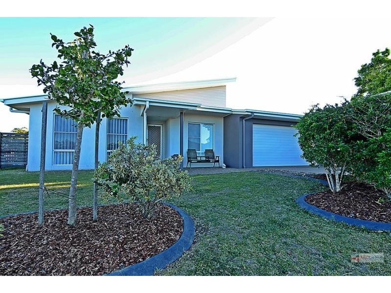 35 Aqua  Crescent, Redland Bay QLD 4165