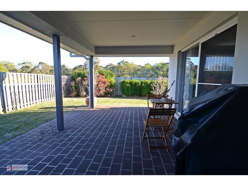 35 Aqua  Crescent, Redland Bay QLD 4165