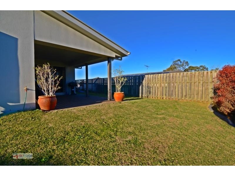 35 Aqua  Crescent, Redland Bay QLD 4165