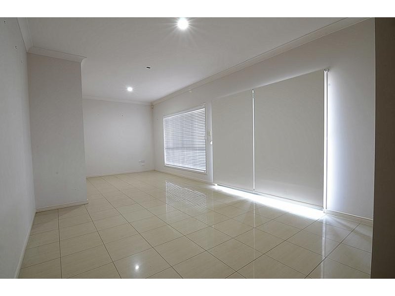 35 ATTENBOROUGH Circuit, Redland Bay QLD 4165