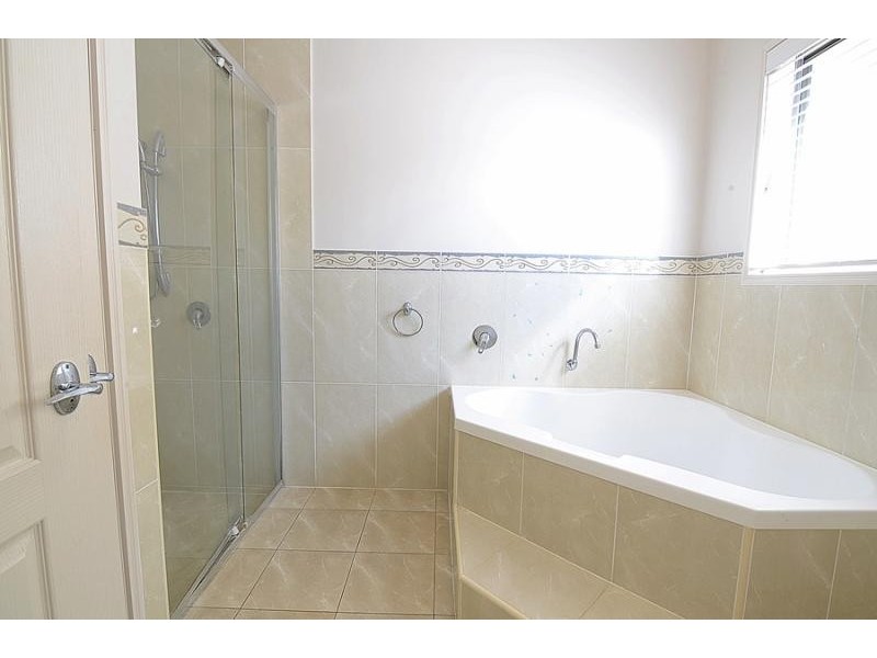 35 ATTENBOROUGH Circuit, Redland Bay QLD 4165