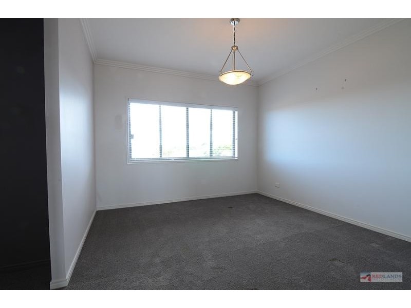 35 ATTENBOROUGH Circuit, Redland Bay QLD 4165