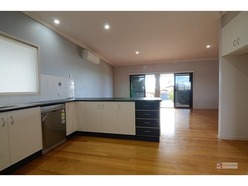 35 ATTENBOROUGH Circuit, Redland Bay QLD 4165