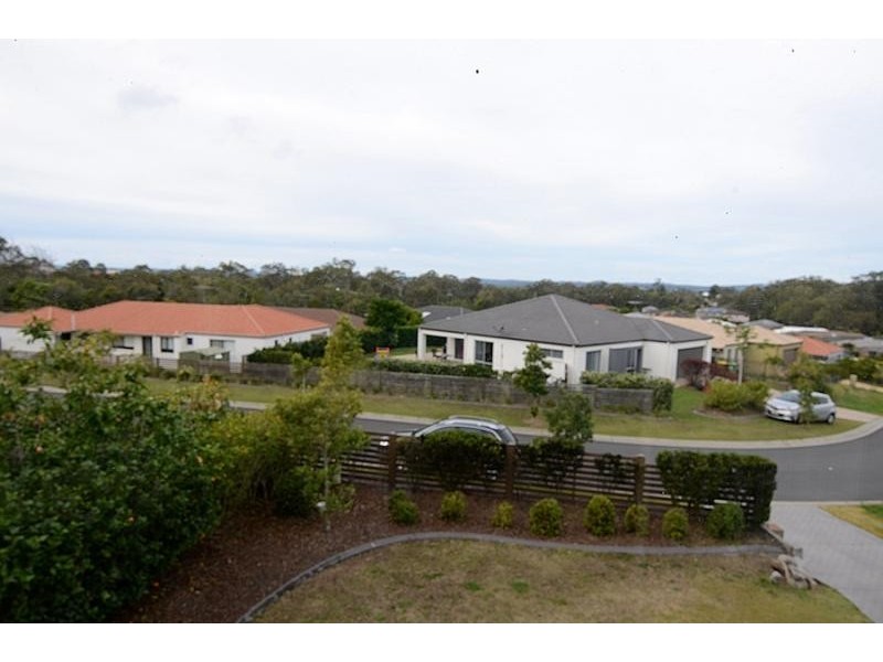 27 Aqua Crescent, Redland Bay QLD 4165