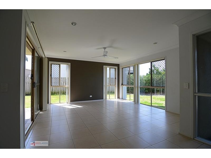 27 Aqua Crescent, Redland Bay QLD 4165