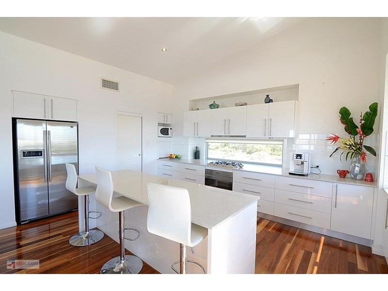 20 HIGHLAND Street, Redland Bay QLD 4165