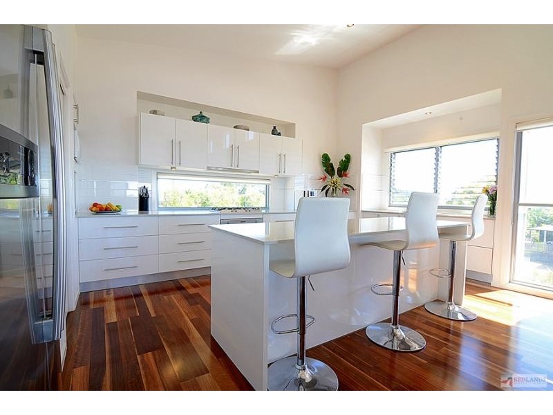 20 HIGHLAND Street, Redland Bay QLD 4165