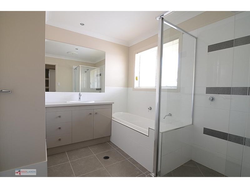 32 RILEY PETER Place, Cleveland QLD 4163
