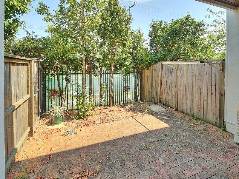 18/1 ANTHONY Street, Kingston QLD 4114