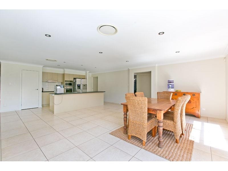 21 PARKLINK Drive, Redland Bay QLD 4165