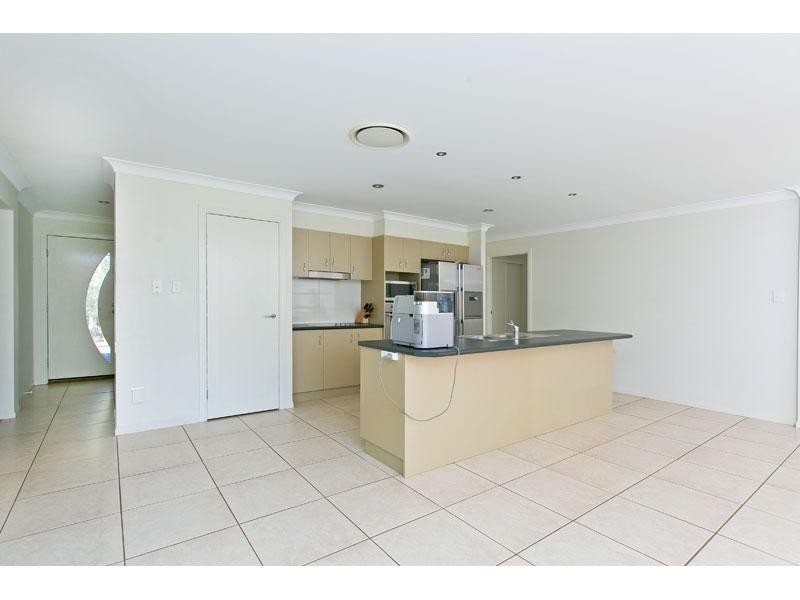 21 PARKLINK Drive, Redland Bay QLD 4165