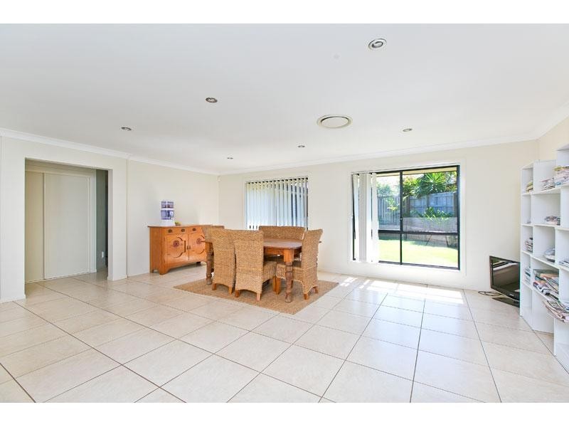 21 PARKLINK Drive, Redland Bay QLD 4165