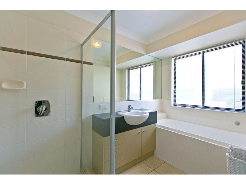 21 PARKLINK Drive, Redland Bay QLD 4165