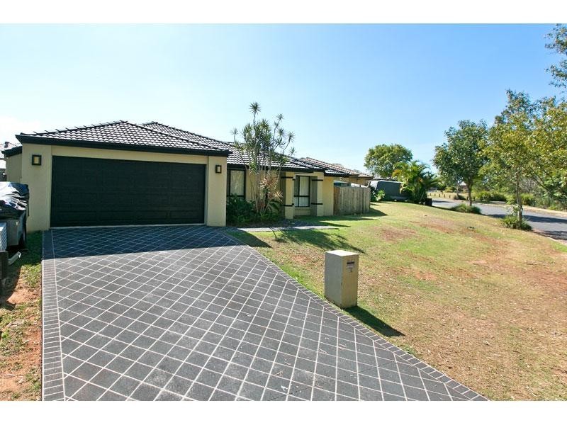 21 PARKLINK Drive, Redland Bay QLD 4165