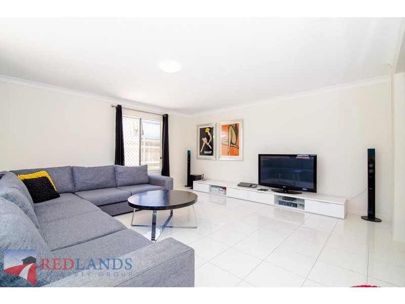 16 Magnetic  Place, Redland Bay QLD 4165